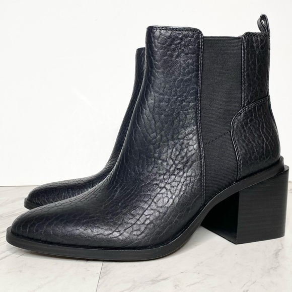 New! Vince Camuto Kreshna Black Leather Chelsea Bootie 9M - Picture 1 of 14